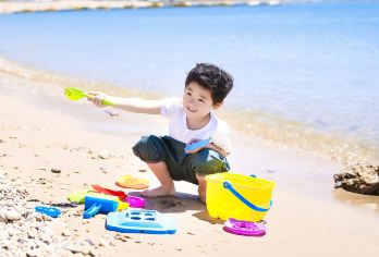 大连亲子一日游【6人小团】帆船出海+棒棰岛+莲花山+东方水城【[适合亲子]针对亲子游打造的慢游路线，告别匆忙，惬意游玩】