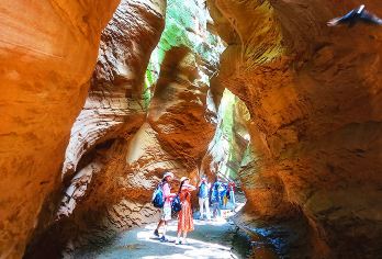 西安包车甘泉大峡谷一日游【畅玩不限时】【专属包车拒绝陌生人，只与相爱的人同行。】