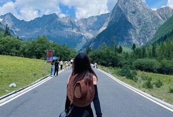 成都+四姑娘山一日包车游【5/7/9座车丨三环内免费上门接】【[30年老社自营线路]专注四川纯玩旅行，大品牌，正规操作】