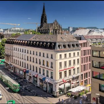 瑞士苏黎世出发+巴塞尔玩具博物馆+科尔马小威尼斯一日游