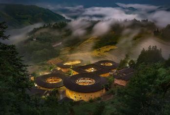 南靖云水谣古镇+福建土楼（永定）景区+福建土楼王景区一日游【2-4人私人定制小团，8-10人精致拼团，30人品质大团多种可选，舒适漫游~】