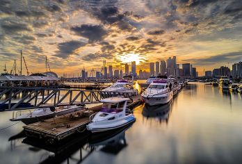 极地海洋公园+海水浴场一日游【畅玩主题乐园/提供挖沙工具】【[拒绝套路]参团后再花一分钱，让老板给你表演直播跳楼！适合情侣亲子偕老！】