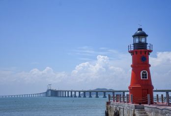 南澳岛长山尾灯塔+青澳湾+总兵府VIP小团包车一日游【游览西岸的长山尾灯塔，有充足时间踏浪玩水。】