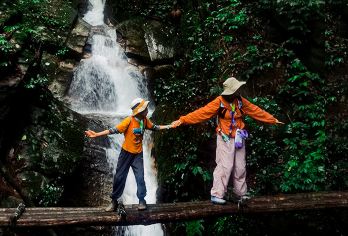 腾冲高黎贡山徒步【森林荒野厨房+采蘑菇+五合梯田+龙江美景】【[选择我们的理由] 请认准我们，首创厨房建在森林里，真正做到在森林里用餐的荒野厨房。】
