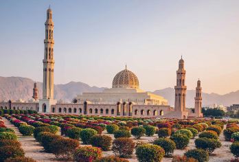 马斯喀特市区一日包车游【含接送 + 城市观光，打卡苏丹卡布斯大清真寺与乳香炉雕塑，便捷省心】