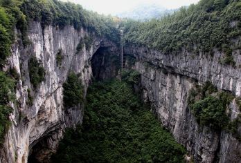 【8人小团.可包车】天生三桥+龙水峡地缝一日游【2-8人拼团+新车出游+放心纯玩+司机保姆级服务】