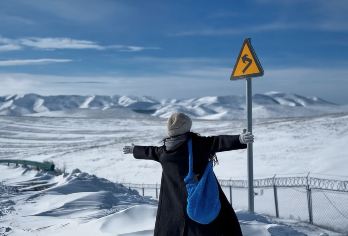 呼和浩特+红石崖国家生态公园一日游【多种行程组合 包车】【[服务保障]感受蒙元文化、高山云上草原、观赏日落、让您一次玩个够】