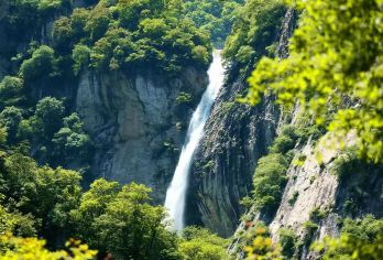 陕西太平国家森林+彩虹飞瀑【打卡彩虹瀑布/感受秦岭自然风光】【整个区域高差悬殊、峭壁林立、峰峦叠嶂、沟谷连绵、多瀑布、急流和险滩，形成了丰富奇妙的山水自然景观】