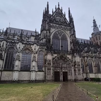 荷兰古城五大景点+包车服务，畅游斯海尔托亨博斯！