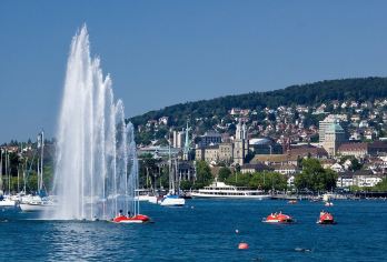 瑞士苏黎世城市探索半日游|夏季可选游船【多角度了解瑞士的经济与文化之都苏黎世，一睹著名的班霍夫大街和金融区的风采！】