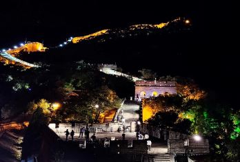 北京定陵+八达岭长城一日游【夜游八达岭长城震撼灯光传统演艺】【1.真正VIP私家团 纯玩线路，绝无购物店，一站直达景区！】