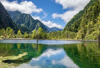 毕棚沟+甘堡藏寨纯玩一日游【可选旅拍 川西小瑞士+观雪季】【真纯玩0购物、0推销、0套路！ 不赶行程，游玩打卡时间充足，自由度拉满，回归旅游本身！】