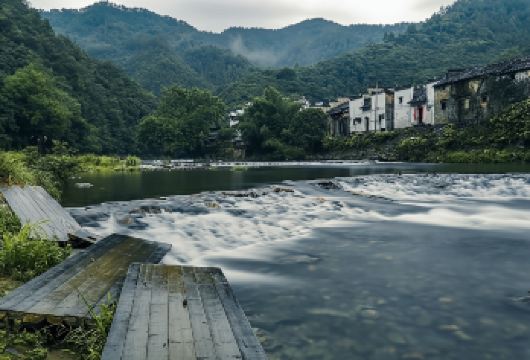 穿越千年瑶里+梦回瓷都景德镇+妆造旅拍一日游【舒适车辆往返】【[丰富玩乐]打造景德镇优享私家团，纯玩团可选男女司机】
