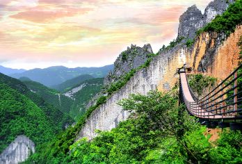 重庆白鹤梁水下博物馆+大裂谷+816核工程一日游【[品质专属]深度重庆涪陵，精华景点一网打尽，品质专属。】