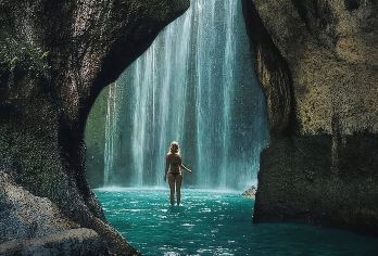 巴厘岛TukadCepungWaterfall+乌布一日游【巴厘岛小众tukad网红瀑布，不挤人群，大片秒出，适合追求新奇路线旅者】