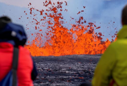 冰岛法格拉达尔火山徒步+雷克雅内斯半岛一日游|专业户外导游【专业户外导游带领，徒步探索法格拉达尔火山区，感受大自然的原始力量！】