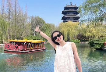 济南趵突泉+大明湖+千佛山一日游【小团◆上门接◆含午餐】【[精品上门接]二环内上门接，精选本地专业“老师儿”，陪伴式趣味讲解别样视角游济南。】