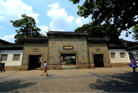 【上海出发】苏州狮子林+寒山寺+枫桥景区+山塘街一日游 纯玩【[优质交通]空调旅游巴士，一人一座】