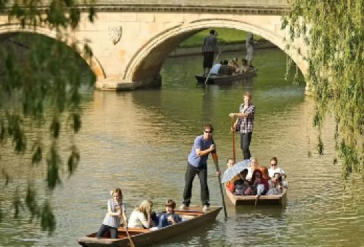 伦敦出发： 牛津 + 剑桥中文跟团游（套餐可选、赠午餐）【全程中文服务:行前行中24小时在线客服，专属 集合群，群内实时同步行程、解答疑问，让您出发 前就安心】