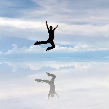 马来西亚天空之境+皇家山银叶猴+喂老鹰/萤火虫/蓝眼泪一日游