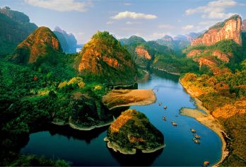 江西鹰潭龙虎山一日游【龙虎山集合 纯玩 含餐 赠象鼻山】【纯玩无套路！专职导游队伍，每位贵宾均赠送一顶专属定制精品刺绣棒球帽！】