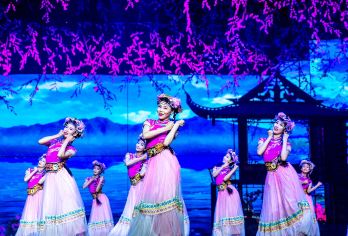 拉市海茶马古道+丽江千古情一日游【骑马划船+上门接】【[资质齐全]正规公司、专业司导、经验丰富、路线娴熟、车技娴熟】