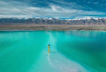 格尔木起敦煌止黑独山+胭脂山+翡翠湖异地散团一日游赠U型脖枕【[天佑优品]格尔木市敦煌市区范围内上门接送】