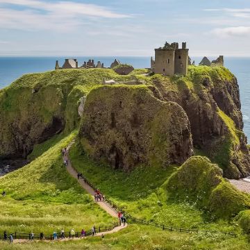 爱丁堡往返：邓诺塔城堡+凯恩戈姆国家公园一日游|精致私家游