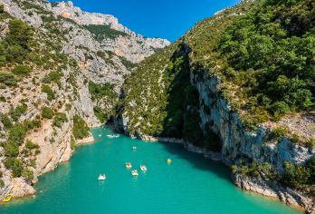 南法经典线路—圣十字湖+陶瓷小镇：湖光山色与特色小镇休闲游【尼斯市区出发，无需早起，无需换乘，专车直达，省时省力】