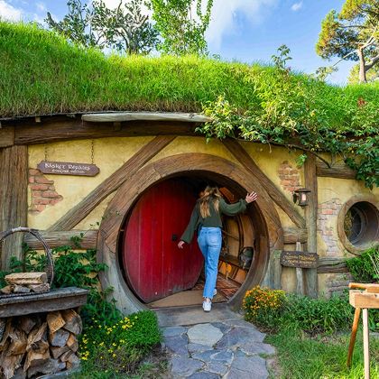 霍比特村+萤火虫洞纯玩一日游【拼车中文小团+奥克兰往返】