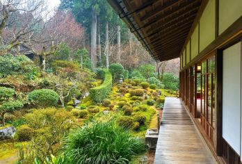 日本京都-琉璃光院-三千院-贵船神社-红叶满天 京都巡礼【专业行程定制，精选热门景点，高效游玩不走回头路，贴心服务保障，轻松】