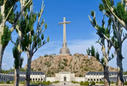 西班牙马德里埃斯克里亚尔修道院+烈士谷+埃尔雷亚尔城堡之旅【专属包车省心游：全程专车服务，无缝衔接景点，免去转车劳顿，自由掌控节奏享受舒适惬意的深度之旅。】