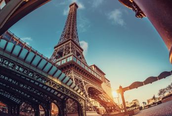 澳门经典一日游【特惠纯玩团+珠海出发+赠上网卡+威尼斯人】【经典地标: 威尼斯人度假村、妈阁庙、澳门回归贺礼陈列馆、澳门巴黎人、大三巴牌坊等景点一览全包。】