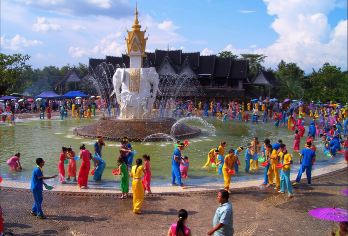 【店铺主页先领红包再下单】中科院植物园+傣族园一日游【感受漫画般的雨林秘境，参加天天傣家泼水节狂欢】
