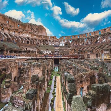 意大利罗马【布拉恰诺往返+斗兽场+威尼斯广场】中文包车一日游