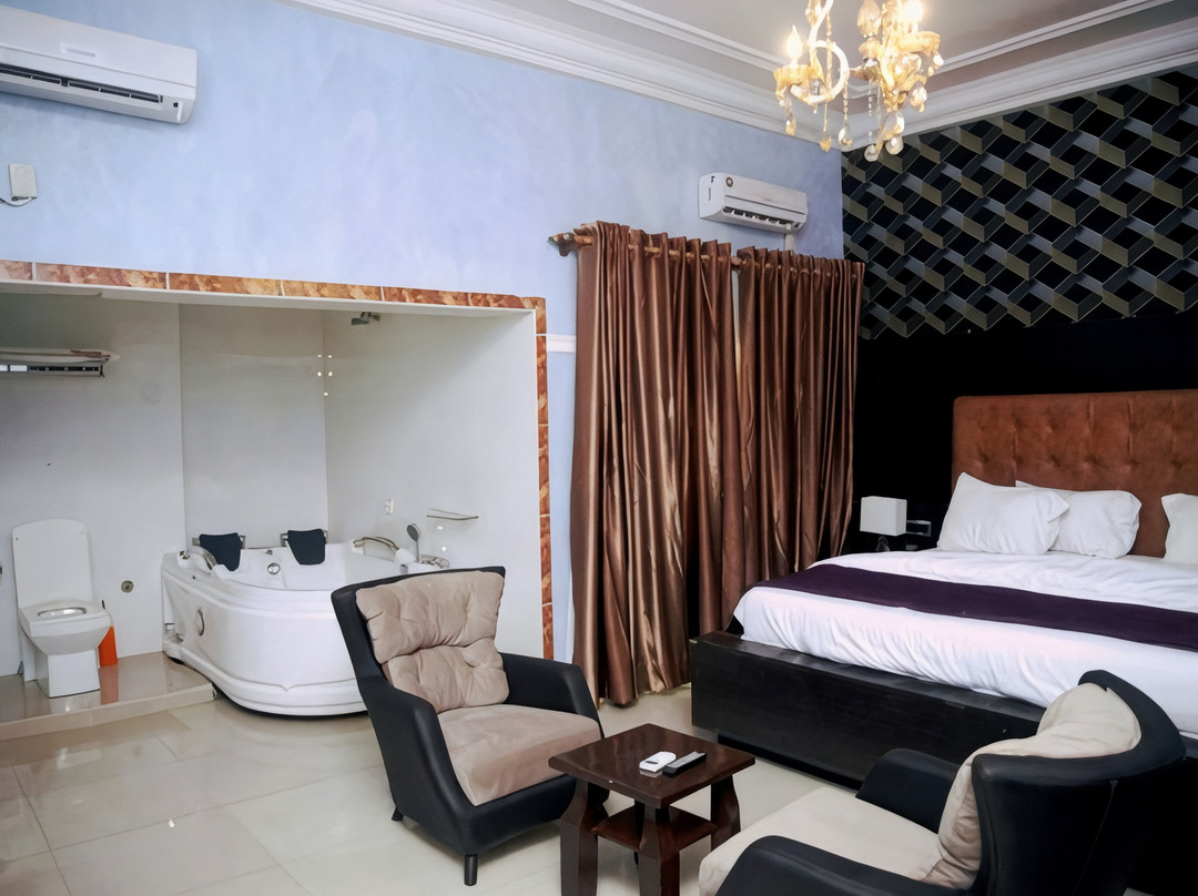 Hampton Towers & Spa - Deluxe Twin