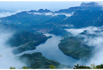 回龙天界山景区一日游【含门票+往返车费+景区交通40自理】【天界山的赏景之地云峰画廊，源于清峰关，环形走廊，让你360°赏尽新乡南太行景致】