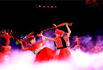 恩施腾龙洞一日游【2至8人VIP小团+上门接送+含必消景交】【[出行无忧]一站式旅行服务，时间灵活，告别早起，根据人数升级车型，行程当天免费接送，安心出游！】