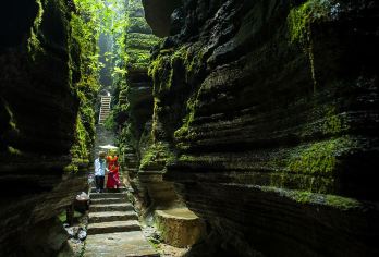 【8人团·商务行】恩施梭布垭石林纯玩一日游市区酒店上门接送【[自营直发·精选线路]梭布垭石林+土司城+女儿城或梭布垭石林一日游+女儿城两种团型可选】