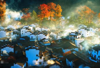 婺源篁岭+石城+菊径村+漳村+月亮湾一日游【赏秋2-6人团】【秋季赏枫专线，2-6人拼车，让您不虚此行，赏篁岭晒秋，石城红枫，晨雾，炊烟，日出】