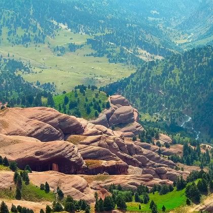 希尔肯特山谷恐龙徒步之旅