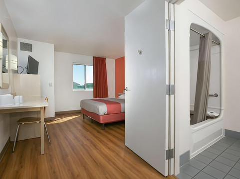 布鲁克林中心阿波利斯6号汽车旅馆