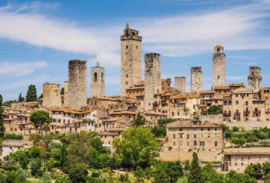 意大利比萨+锡耶纳+圣吉米尼亚诺一日游|托斯卡纳精华|多玩法【自由探索比萨、圣吉米尼亚诺和锡耶纳，领略三座中世纪古城的魅力！】