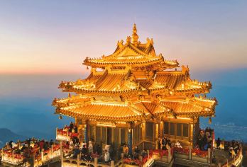 【15人纯玩小团】洛阳老君山一日游◆酒店接送◆导游陪爬讲解【[全新升级]精品15人小团，人少才能玩的好！氛围轻松，像和朋友一起旅行，节奏自己掌控！】