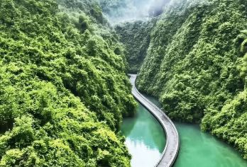 【跟团游/2-8人小团/独立团】狮子关”网红浮桥“+宣恩夜游【[自营发班]恩施本地地接，自营发班，品质保障，让您的旅行无忧！】