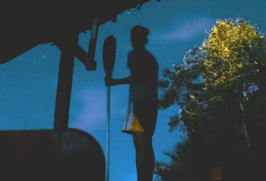 薄荷岛阿巴坦马里博约克萤火虫观赏【在薄荷岛度假期间，观赏萤火虫是一次神奇的体验。在这里，您可以欣赏到萤火虫在夜空中闪烁的景象。 在这里，您可以晚上乘坐快艇，欣赏萤火虫在夜空中闪烁的景象。 对于那些想要在薄荷岛体验美妙夜晚，被萤火虫海洋环绕的人来说，这个旅行团是完美的选择。】