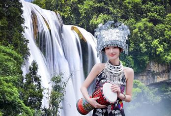 贵州黄果树瀑布+天星桥+陡坡塘一日游【漫赏秋光|纯玩省心游】【[关于免票证件]可免门票的游客选择[优待人群]下单，在微信小程序搜索[安旅通]预约票，不用申请退费】