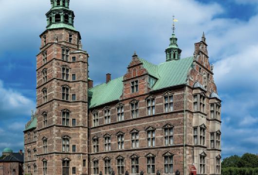 丹麦哥本哈根阿马林堡宫-克里斯蒂安堡宫【中文专车-悦享旅途】【中文专车出行，景点灵活调整，打卡经典，游玩自己定义，无需等待，专属贴心服务，尽享惬意旅程】