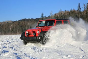 哈尔滨+亚布力滑雪+雪乡包车纯玩无购物丨定制多日游丨车型任选【纯玩包车自由行，沿途边走边玩，时间自由，在哪玩够在走，不走马观花】