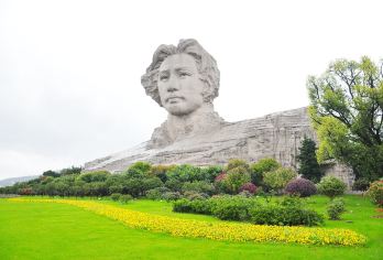 橘子洲景区半日游【精品游丨深层次丨含小火车丨门票代预约】【[代为预约，包含小火车]替您分担预约买票等烦心事】